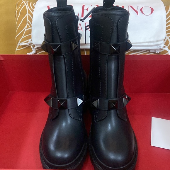 NWT Valentino Román Stud Combat Boots with Studs Black 7.5; Retail $1790 - Picture 5 of 6
